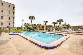 Steps to Pool + Ocean: Jacksonville Beach Gem!