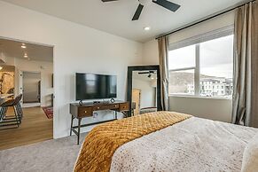 25 Mi to Zion: Rock 'n' Roll Condo w/ Mtn View!