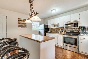 18 Mi to Downtown Atlanta: Quiet Home w/ Fire Pit