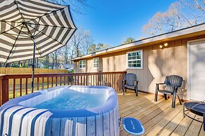 18 Mi to Downtown Atlanta: Quiet Home w/ Fire Pit