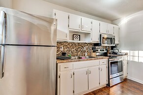 18 Mi to Downtown Atlanta: Quiet Home w/ Fire Pit