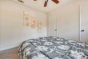 18 Mi to Downtown Atlanta: Quiet Home w/ Fire Pit