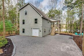Lakefront Poconos Cabin w/ Deck & Game Room