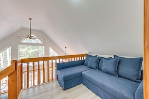 Lakefront Poconos Cabin w/ Deck & Game Room