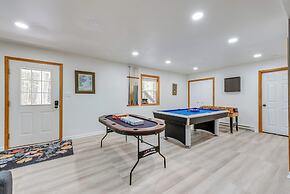 Lakefront Poconos Cabin w/ Deck & Game Room