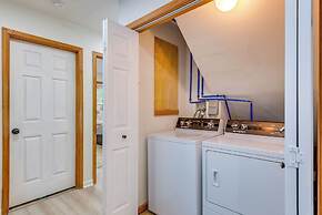 Lakefront Poconos Cabin w/ Deck & Game Room