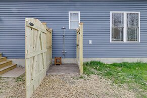 Walk to Bay: Home w/ Fenced Yard in Colonial Beach