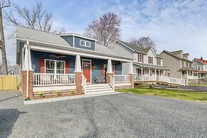 Walk to Bay: Home w/ Fenced Yard in Colonial Beach