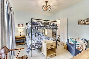 Walk to Bay: Home w/ Fenced Yard in Colonial Beach