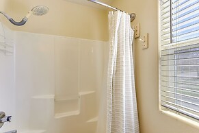 Hot Tub & Decks: Central Hood River Townhome!