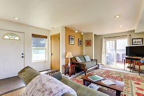 Hot Tub & Decks: Central Hood River Townhome!