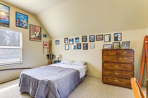 Hot Tub & Decks: Central Hood River Townhome!