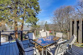 Hot Tub & Decks: Central Hood River Townhome!