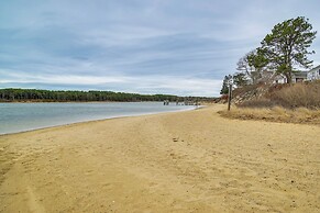 Near Beaches & Trails: Home in East Falmouth