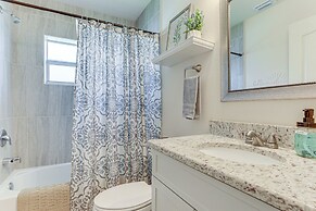 Beautiful Venice Getaway, 4 Mi to Manasota Beach!