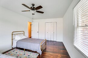 Private Dock + Pool Table: Lake Marion Getaway