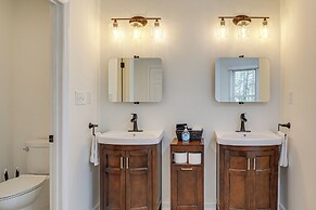 Private Dock + Pool Table: Lake Marion Getaway