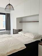 Huswell - Renovated Beachfront Apartment