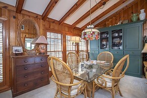 Coastal Casa 2 Bedroom Home