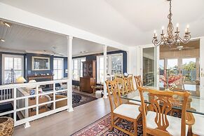 Coastal Casa 2 Bedroom Home