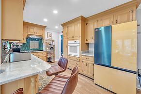 Upscale Escape Game Room & Spa-like Baths 4 Bedroom Home