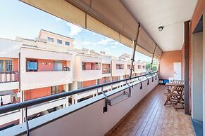 Charming 2-bed flat  balcony & parking