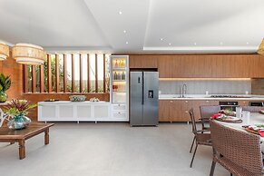 Bz45 Rua das Pedras Casa com Piscina