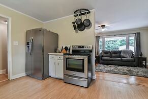 Grey Eagle Cottage with Hot Tub