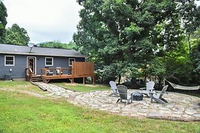 Grey Eagle Cottage with Hot Tub