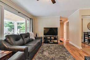 Grey Eagle Cottage with Hot Tub