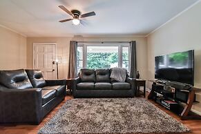 Grey Eagle Cottage with Hot Tub