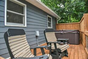 Grey Eagle Cottage with Hot Tub