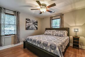 Grey Eagle Cottage with Hot Tub