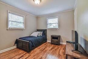 Grey Eagle Cottage with Hot Tub