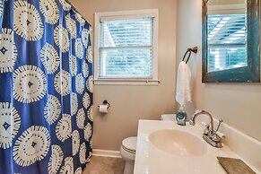 Grey Eagle Cottage with Hot Tub