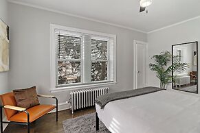 Skokie 2BR Apt - Bright & Central