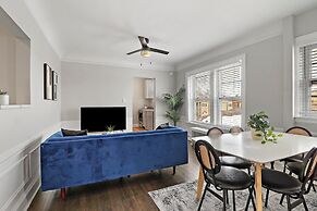 Skokie 2BR Apt - Bright & Central
