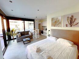 Theo Apartments in Athens Center
