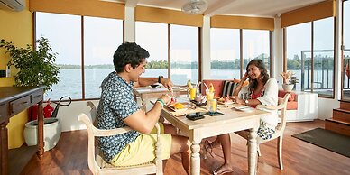 Houseboats By DAE Colombo