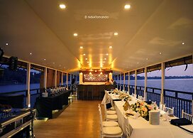Houseboats By DAE Colombo