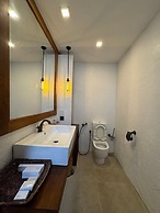 Houseboats By DAE Colombo