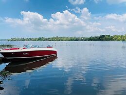Houseboats By DAE Colombo