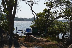 Houseboats By DAE Colombo