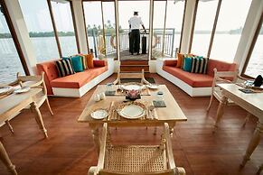 Houseboats By DAE Colombo