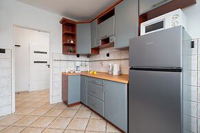 Family - by Kairos Apartments