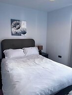 City Centre - 2-bed High Rise Apartment - Sleeps 4