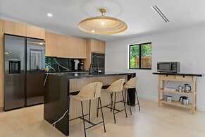 Casa Siesta Modern by Design District Hot Tub