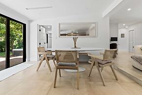 Casa Siesta Modern by Design District Hot Tub