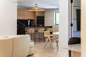 Casa Siesta Modern by Design District Hot Tub