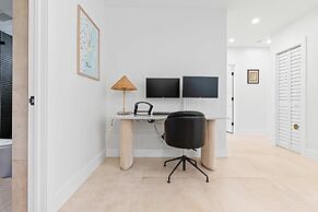 Casa Siesta Modern by Design District Hot Tub